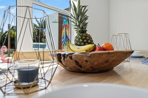 Interior - Launch Pad 5/4.5 with En Suites- Beach access (Cocoa Beach)