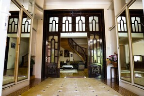 Junior Villa, Balcony, Garden View | Living area | 20-inch Smart TV with cable channels, DVD player, books - Premier Villas (Baku)