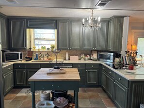 Microwave, oven, stovetop, dishwasher