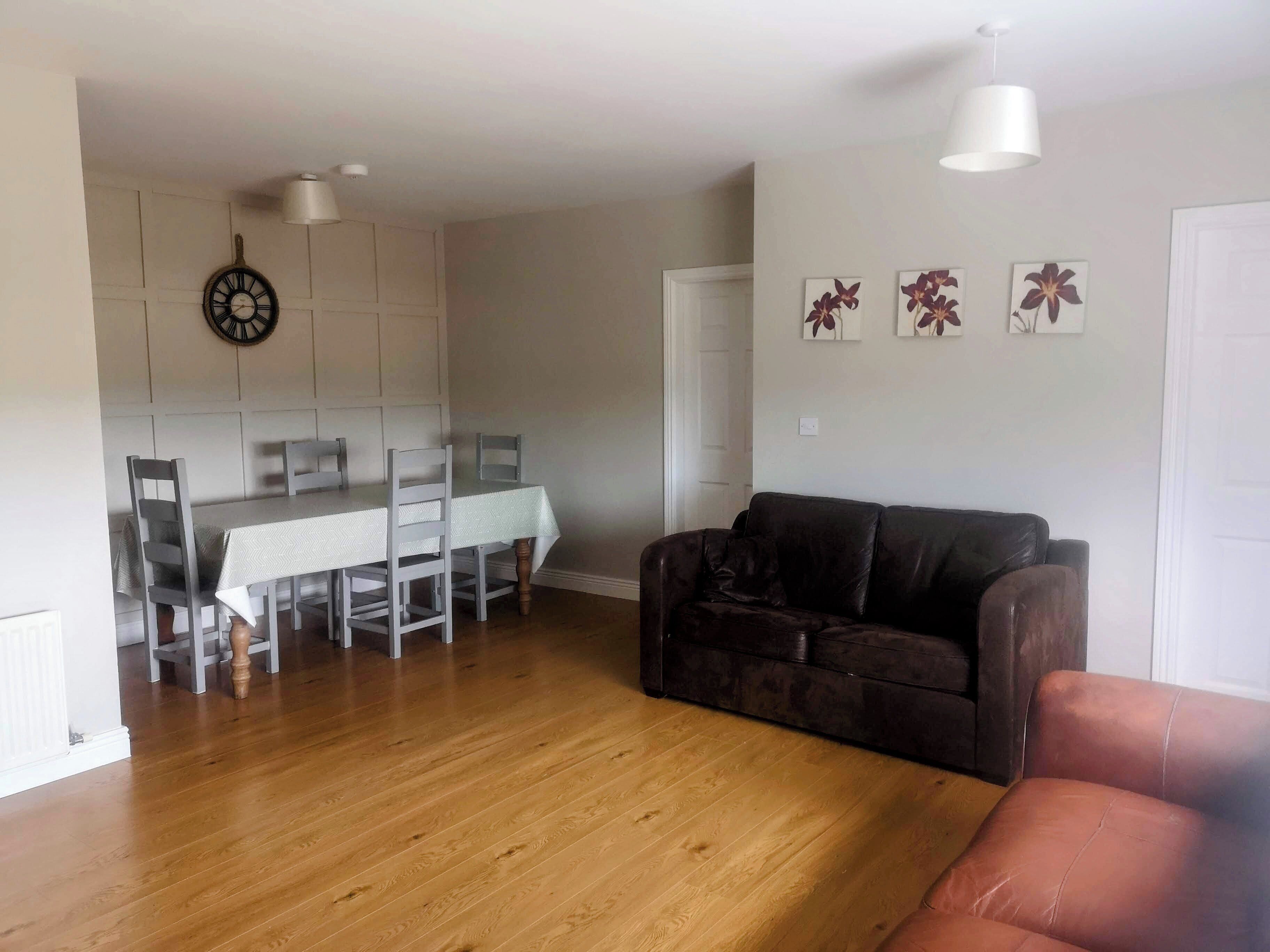 獨棟房屋 | 起居區 | 電視