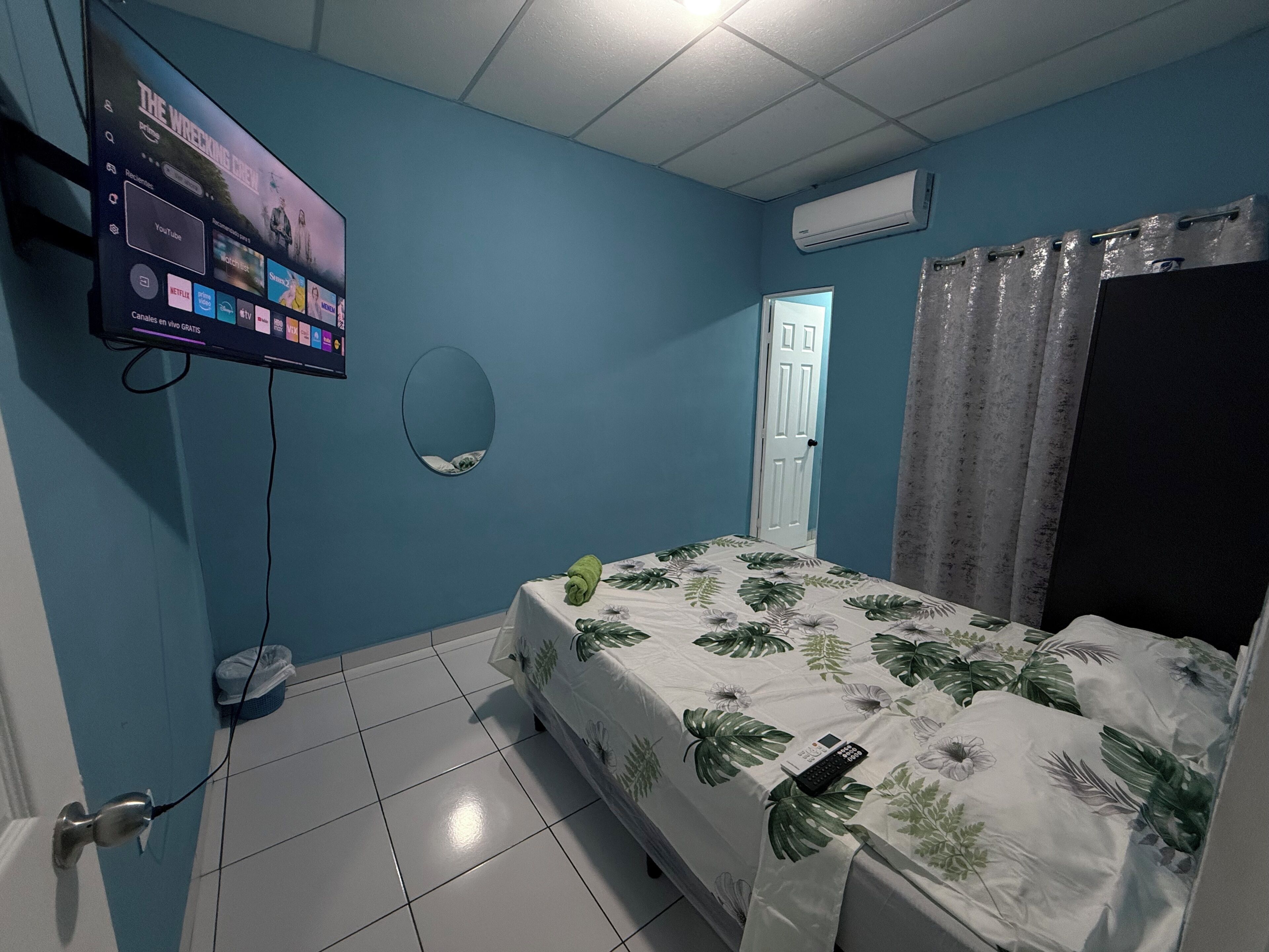 3 bedrooms, iron/ironing board, free WiFi, bed sheets