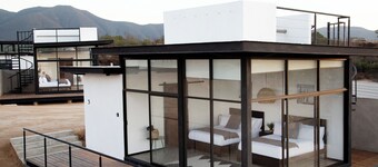 Wellness bethroom w/2 Queen beds+rooftop, small groups