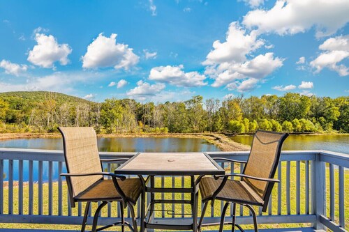 Pelican's Nest 1 Bedroom Apt with Lake Access