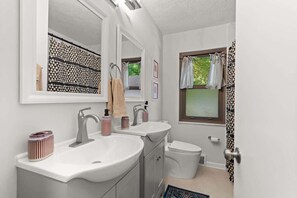 Shower, hair dryer, towels - Luxury Cleveland Home W/ Fitness Equipment & Yard (Parma Heights)