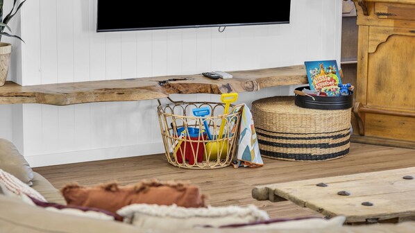 TV - Bellvilla - Currawong Suite (Merimbula)