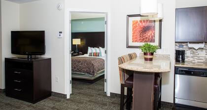 King Suite, Breakfast, Pool, Near Univ of Nebraska