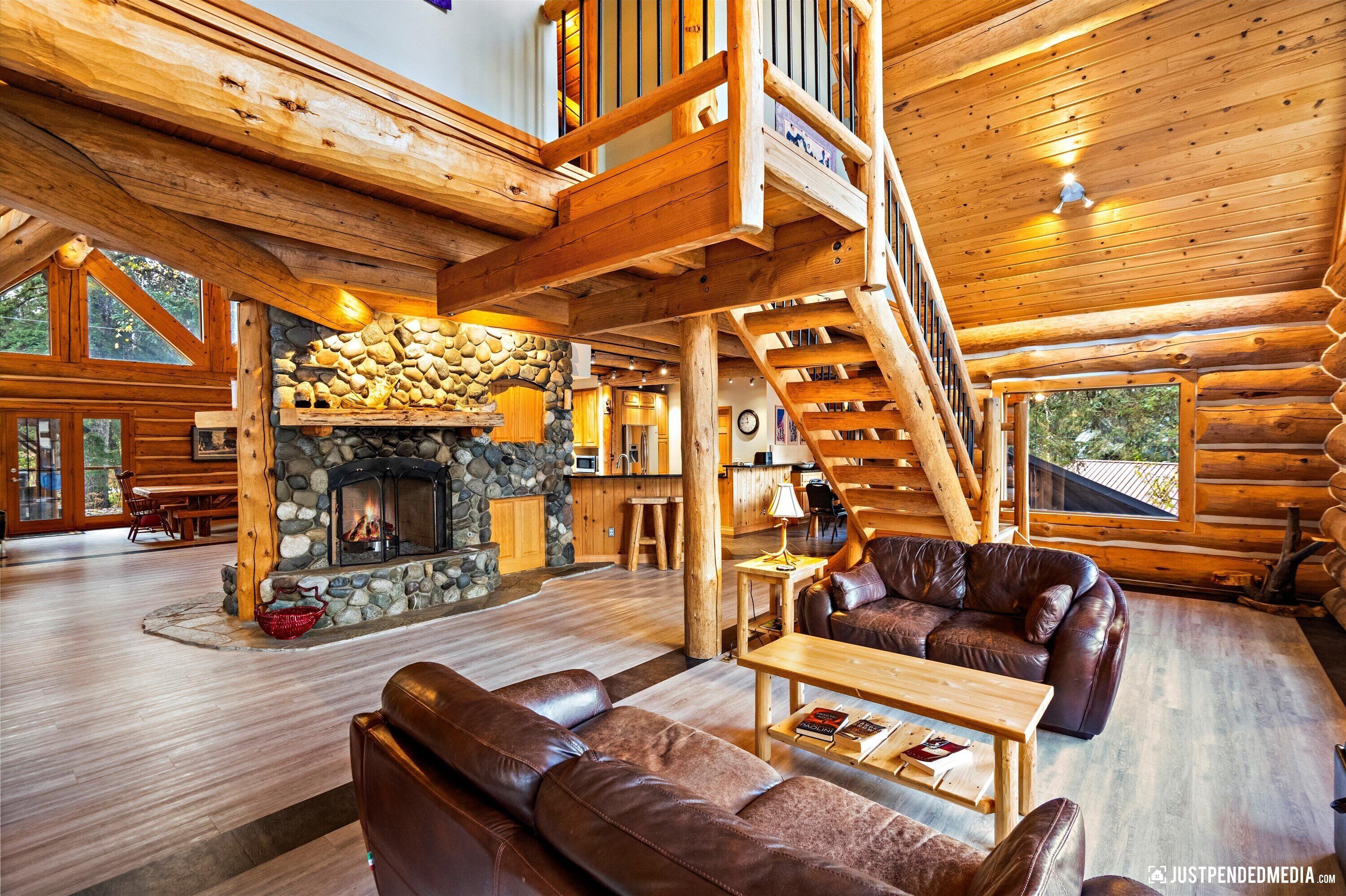 Misty Pines Lodge - Premier Mountainside Lodge Near Ski Lift - Anchorage, AK