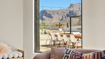 Smart TV, video games, DVD player, books