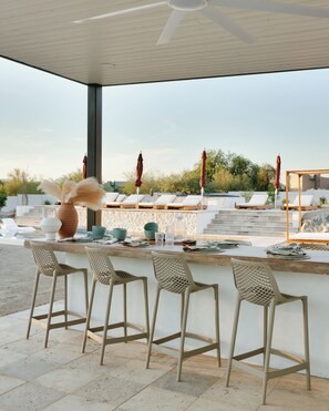 Outdoor dining - Views - Heated Pool - 10 person Hot Tub - Golf - Game Room - Pickleball Court (Apache Junction)