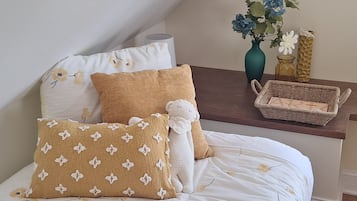 2 habitaciones, escritorio, tabla de planchar con plancha y wifi gratis