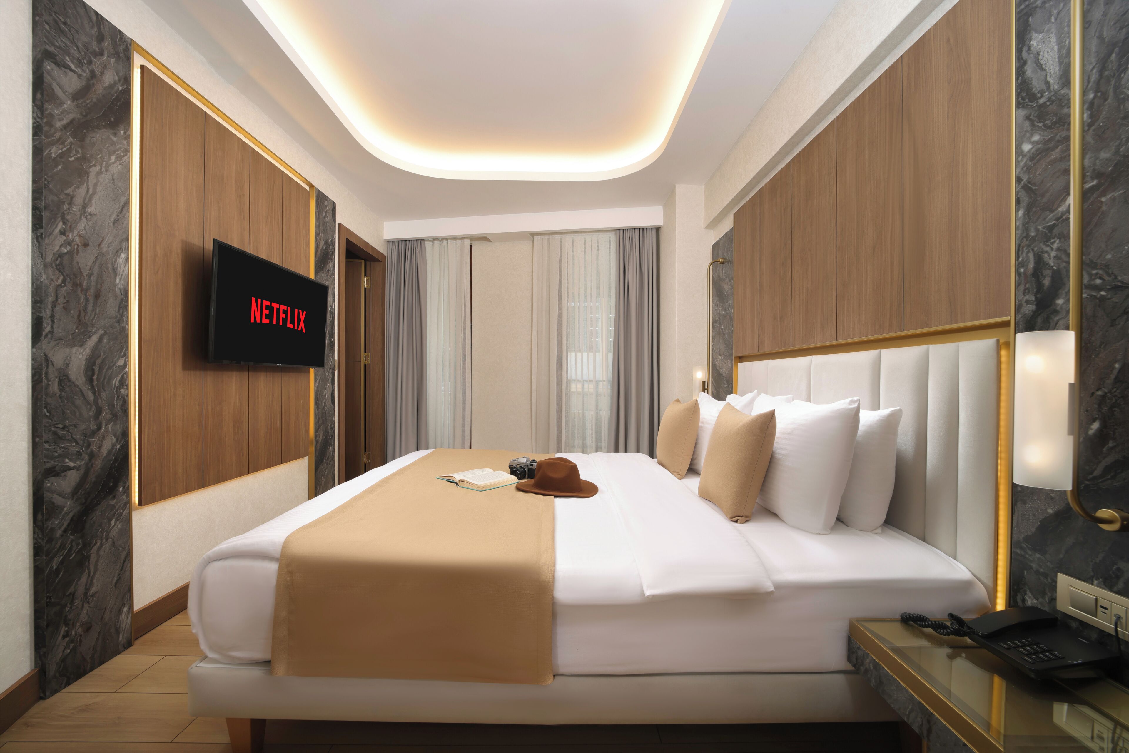 Classic Room | Premium bedding, down duvets, desk, laptop workspace