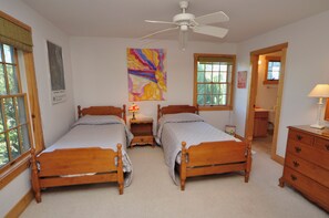 4 bedrooms, WiFi, bed sheets