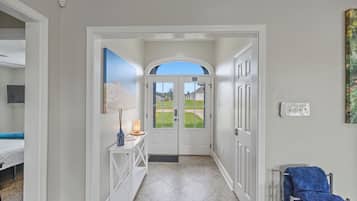4 bedrooms, desk, iron/ironing board, travel crib