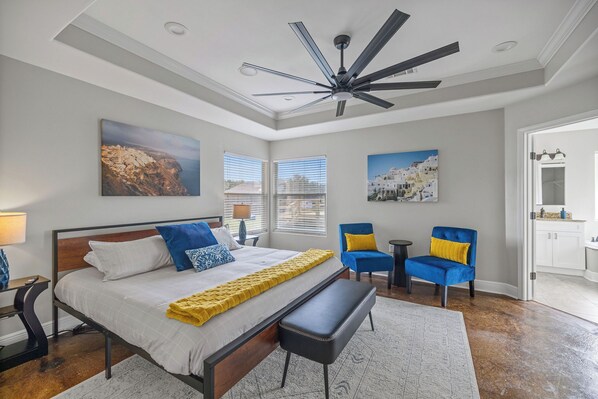 4 bedrooms, desk, iron/ironing board, travel cot