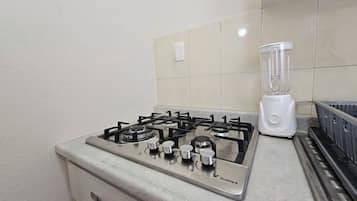 Casa básica, patio | Cocina privada