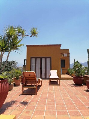 Suite – comfort, balkong, byutsikt | Terrasse/patio