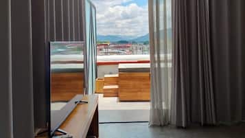 Design Suite, Balcony, City View | City view