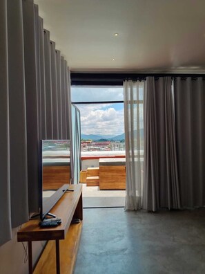 Phòng Suite có thiết kế đặc sắc, ban công, quang cảnh thành phố | Quang cảnh thành phố