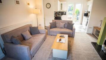 House | Living area | TV, fireplace