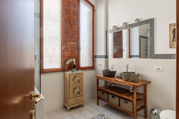 Regadera y bidet 