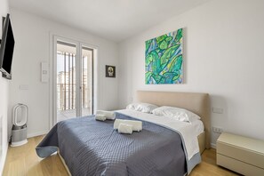 1 bedroom, iron/ironing board, WiFi, bed sheets - GuestHost - Brand new renovated APT with large terrace! (Milano)