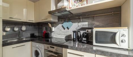 Mikrowelle, Ofen, Herdplatte, GeschirrspĂŒler