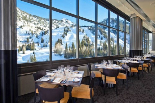 2BR Cliff Club Retreat – Ski-In/Ski-Out!