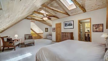 3 slaapkamers, een strijkplank/strijkijzer, reisbedje, wifi