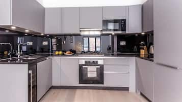 Standard Apartment | Private kitchen | Electric kettle