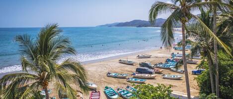 Chaise longue, serviettes de plage