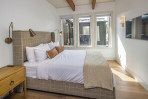 7 soverom, strykejern/-brett, wi-fi (inkludert) og sengetøy