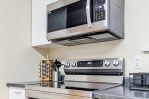 Fridge, microwave, oven, stovetop - Charming 3BR Home in Quiet Kitchener Neighborhood (Kitchener)