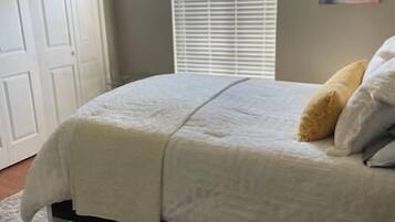 4 slaapkamers, een strijkplank/strijkijzer, wifi, beddengoed