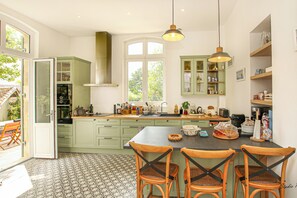 Réfrigérateur, micro-ondes, four, lave-vaisselle