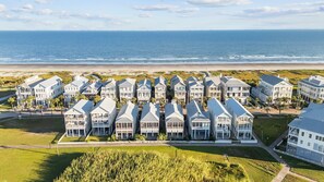 Exterior - East end, Pet friendly home, Nearby to Beach (Galveston)