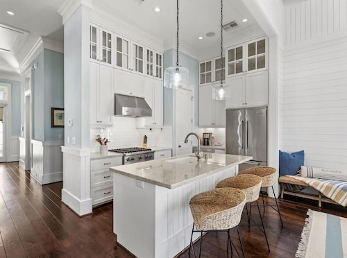 East end, Pet friendly home, Nearby to Beach