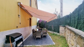 Outdoor dining - El Rinconin de Bricia (Bricia)