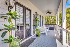 Terrace/patio - Paradise in the Pass|Sleeps 8|Swimming Pool|Your Ultimate Beach Escape! (Pass Christian)