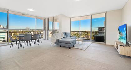 Amazing scene/ 2Br Apt / Shopping/Train/Hospital