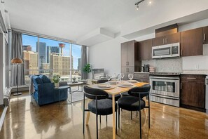 Fridge, microwave, oven, stovetop - The Skyline - 2BR in the heart of DT w/ Views! (Calgary)