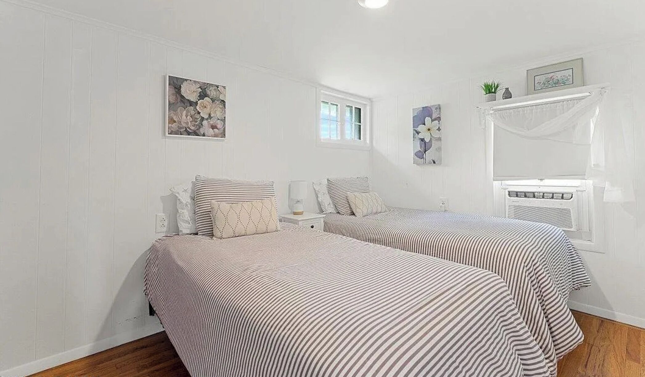 4 soverom, strykejern/-brett, wi-fi (inkludert) og sengetøy