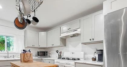 Lovely 4-bedroom home nestled in the picturesque downtown of Saratoga Springs