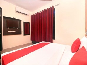 Iron/ironing board, free WiFi - Hotel Omni (Chandigarh)