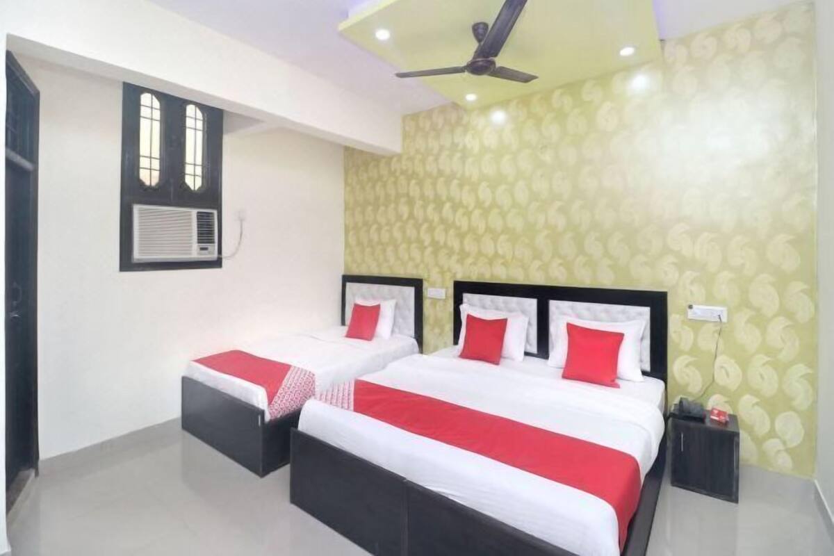 Room, Balcony | Iron/ironing board, WiFi (free)