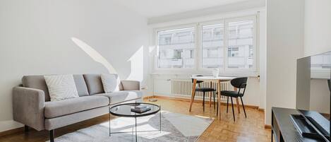 Télévision, chaîne hi-fi