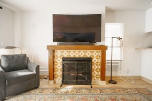 Smart-TV, peis og stereoanlegg