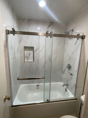 Hårtørrer, håndklæder, Sæbe, Shampoo