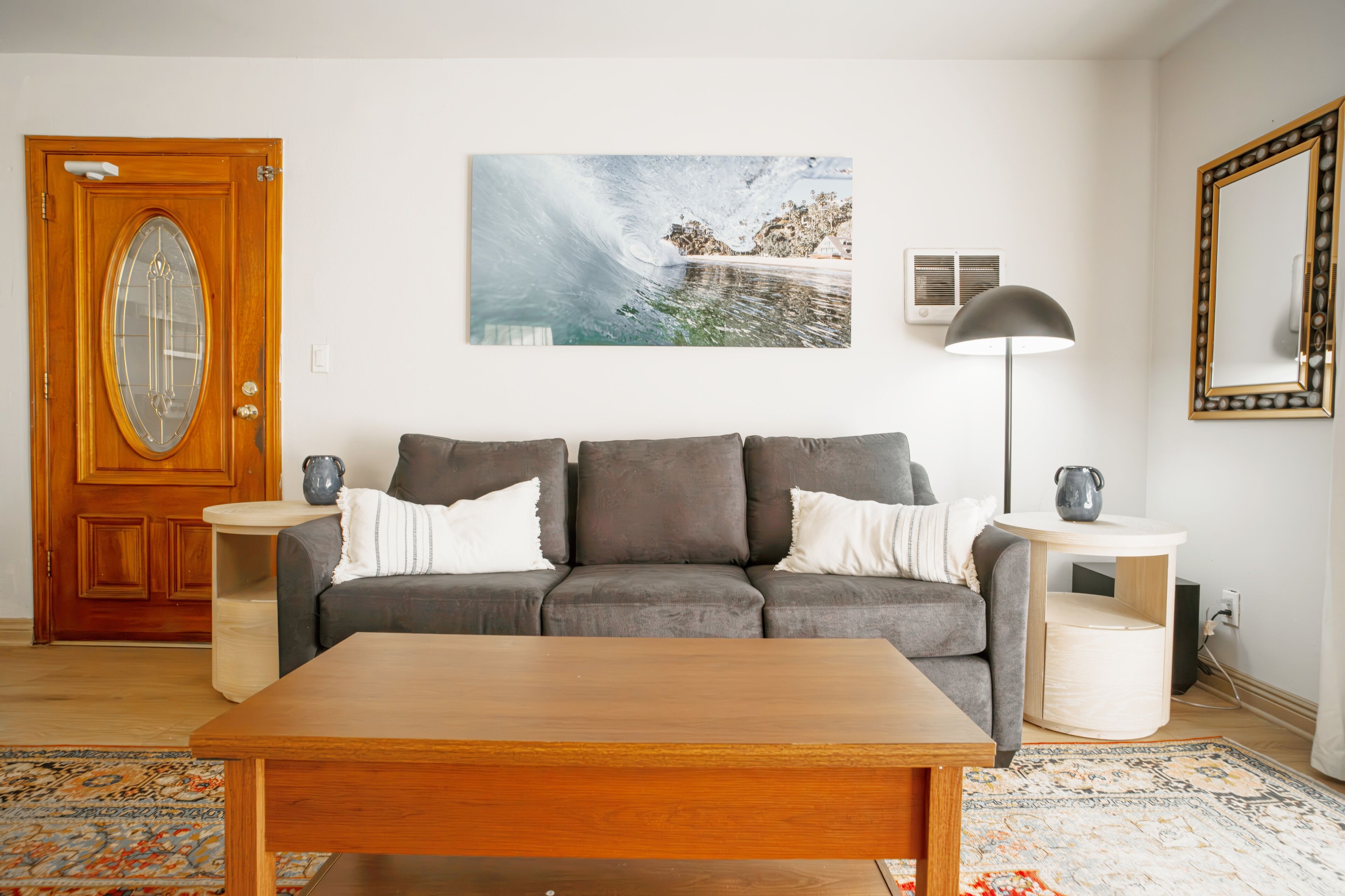 Smart TV, fireplace, stereo