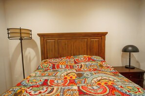 2 bedrooms, desk, free WiFi, bed sheets