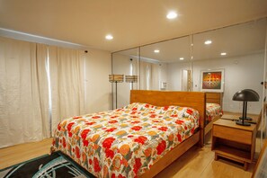 2 bedrooms, desk, free WiFi, bed sheets